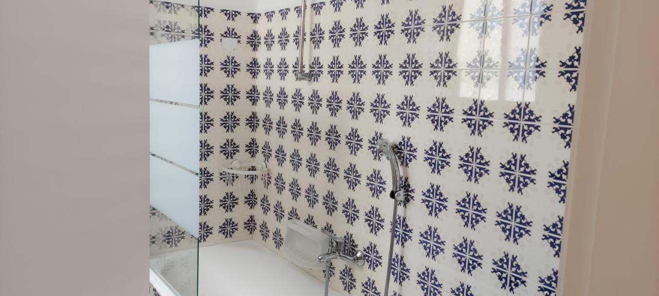 Airport Friendly House 4 Apartment Артемида Екстериор снимка