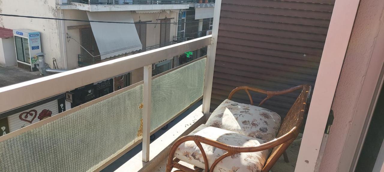 Airport Friendly House 4 Apartment Артемида Екстериор снимка