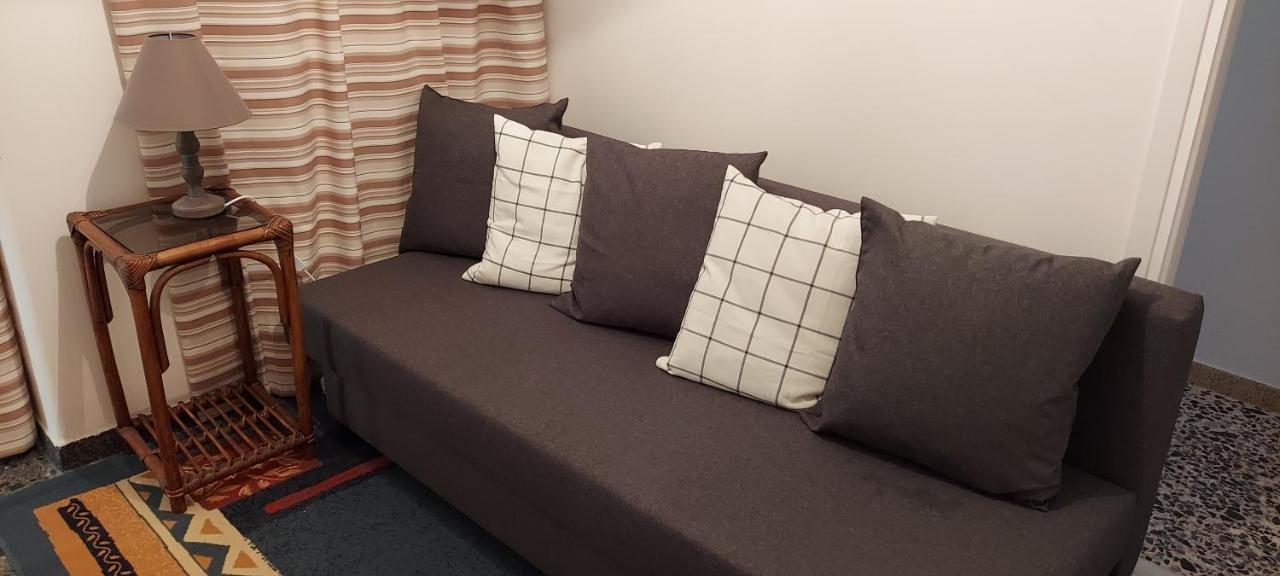 Airport Friendly House 4 Apartment Артемида Екстериор снимка