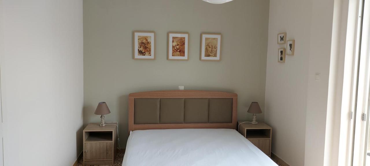 Airport Friendly House 4 Apartment Артемида Екстериор снимка